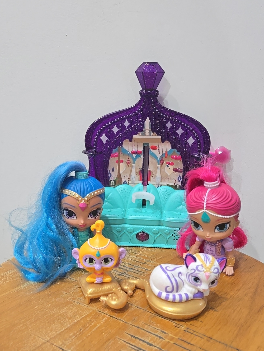 Fisher Price Nickelodeon Shimmer + Shine Dolls w/ Extras